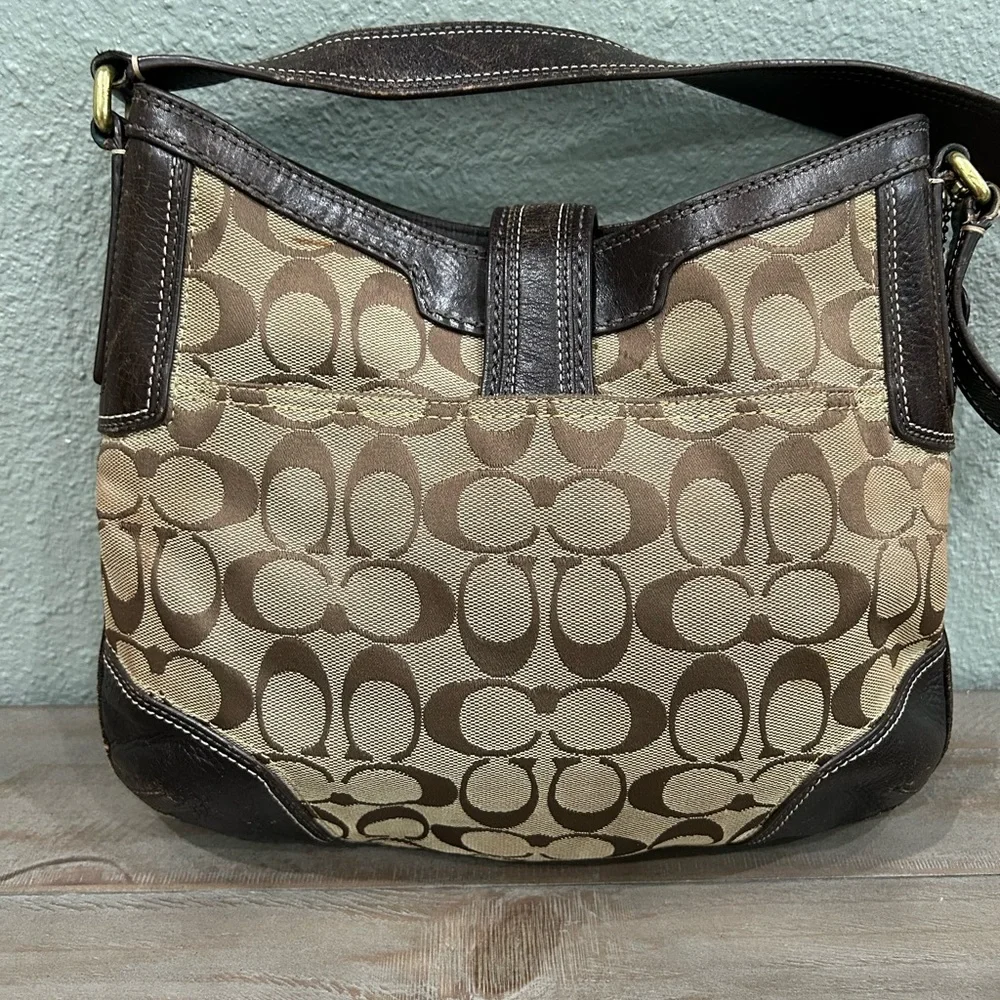 Vintage Authentic Signature Coach Shoulder Handbag - Picture 7 of 11